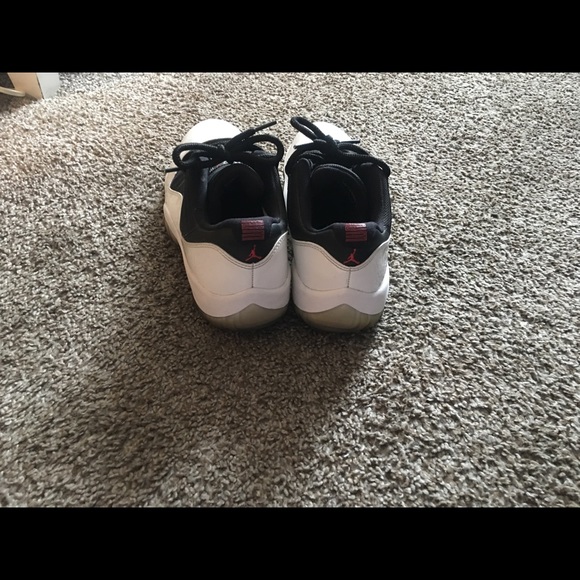 Jordan 11s tuxedo low tops - Picture 3 of 3